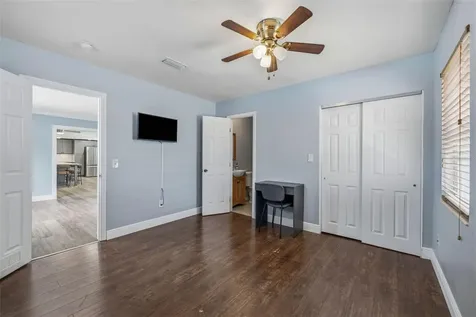 1224 80th Avenue N St Petersburg FL 33702