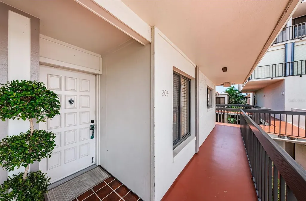 6295 Bahia Del Mar Circle St Petersburg FL 33715