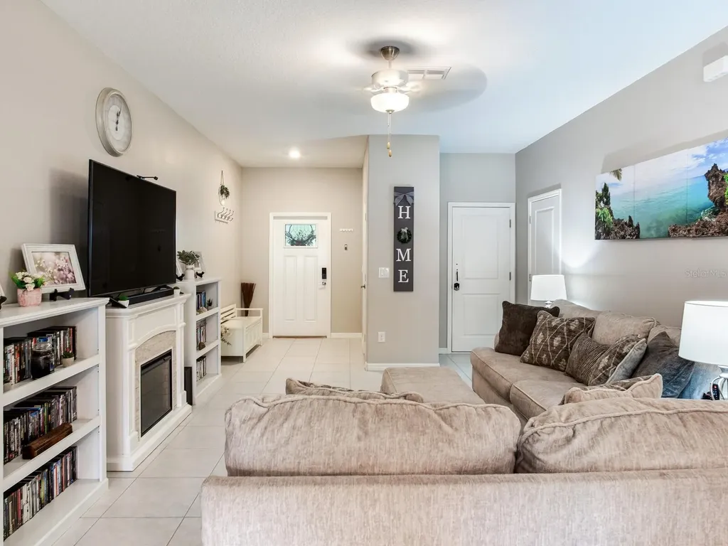 2561 Charlan Court Holiday FL 34690