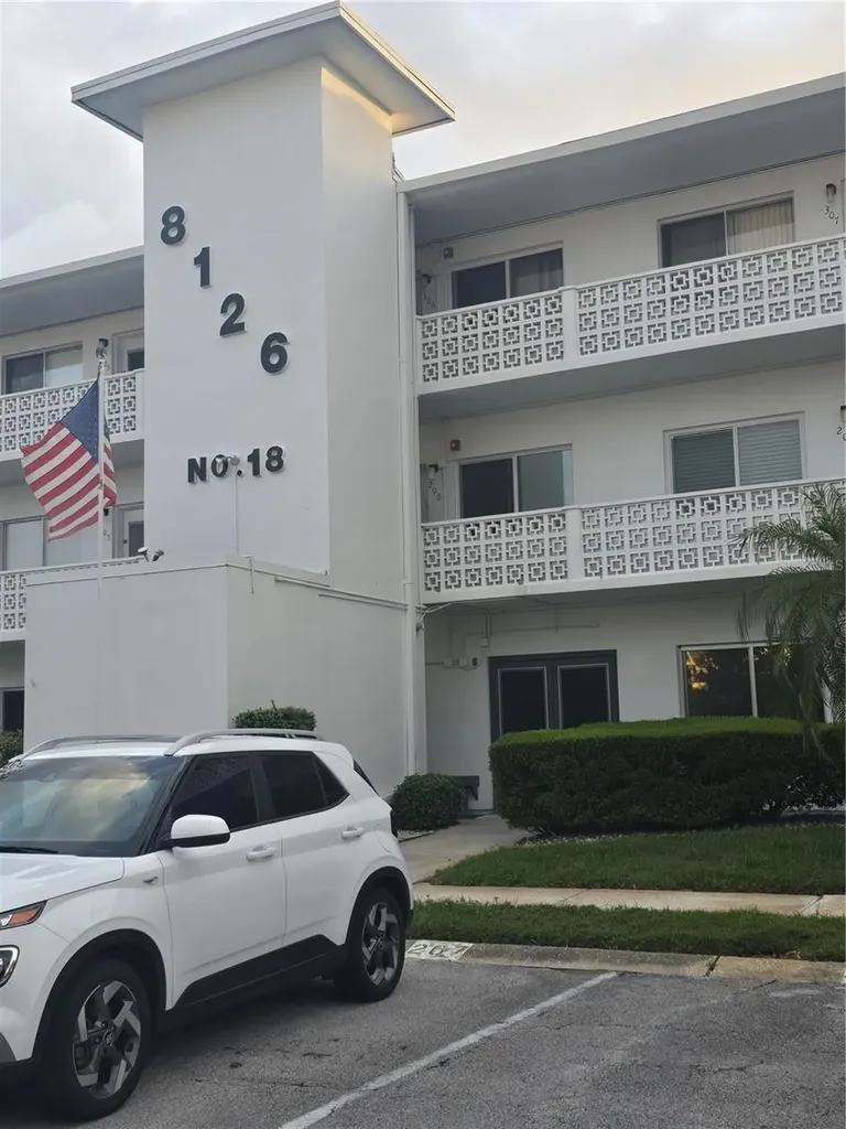 8126 112th Street Seminole FL 33772