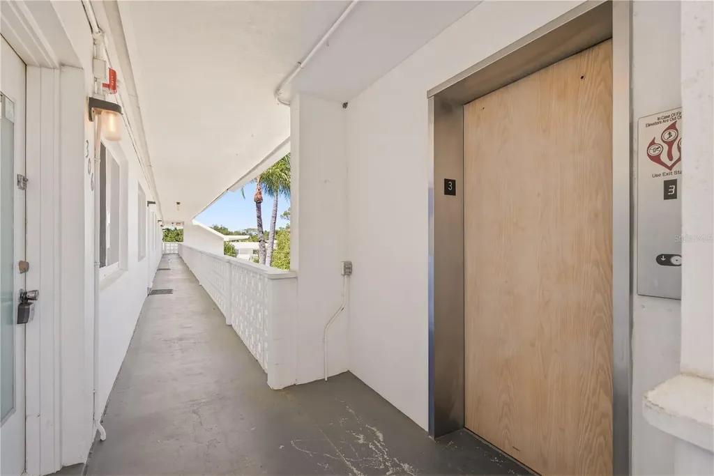 8126 112th Street Seminole FL 33772
