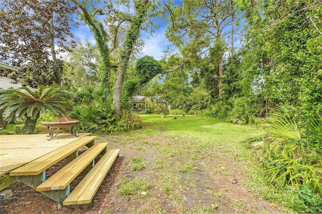 335 River Glass Court Leesburg FL 34788