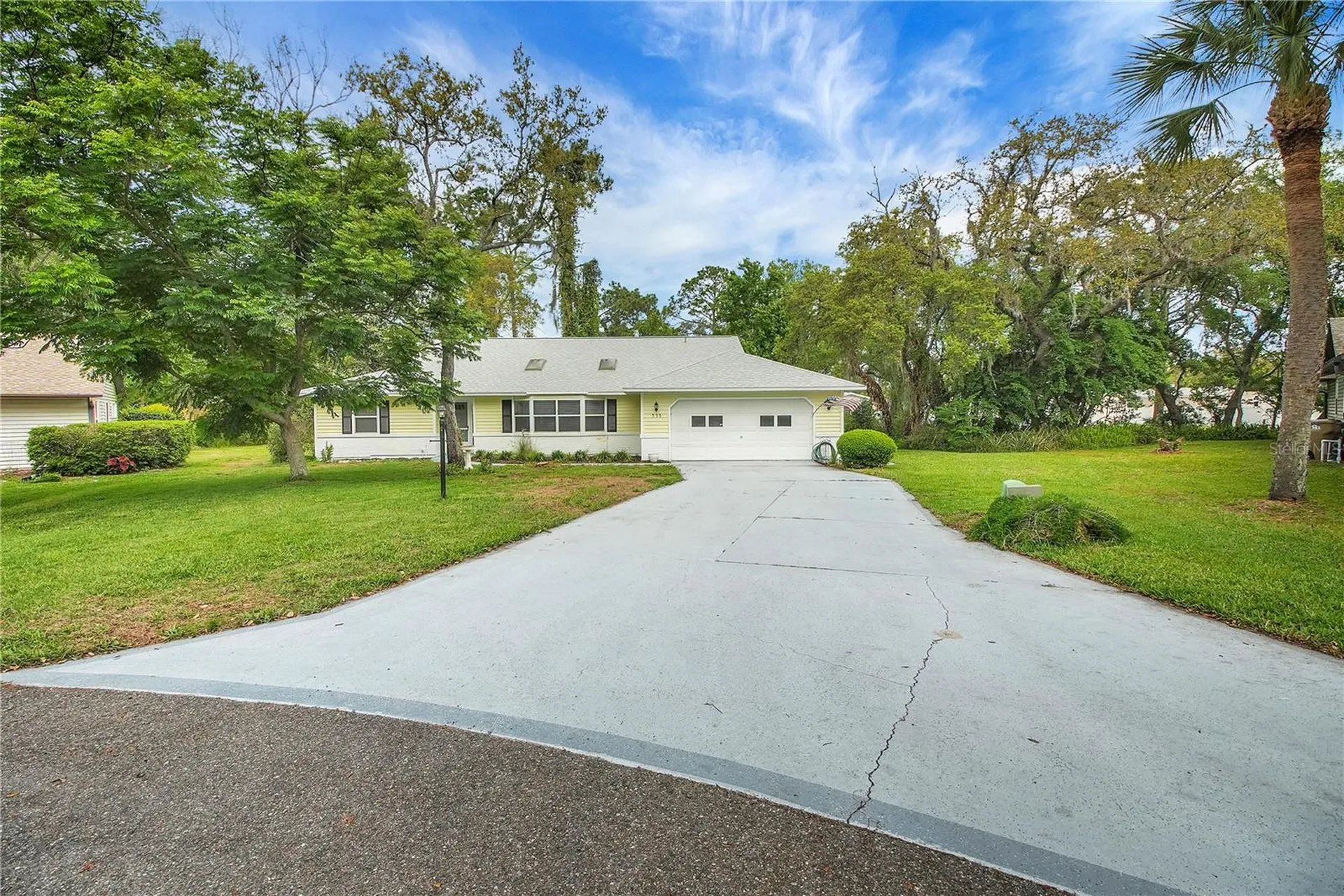 335 River Glass Court Leesburg FL 34788