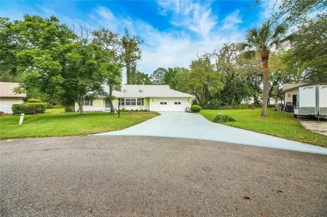 335 River Glass Court Leesburg FL 34788