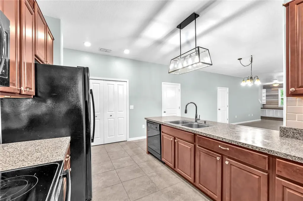 10537 Lake Montauk Drive Riverview FL 33578