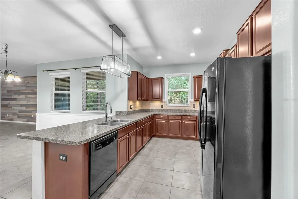 10537 Lake Montauk Drive Riverview FL 33578