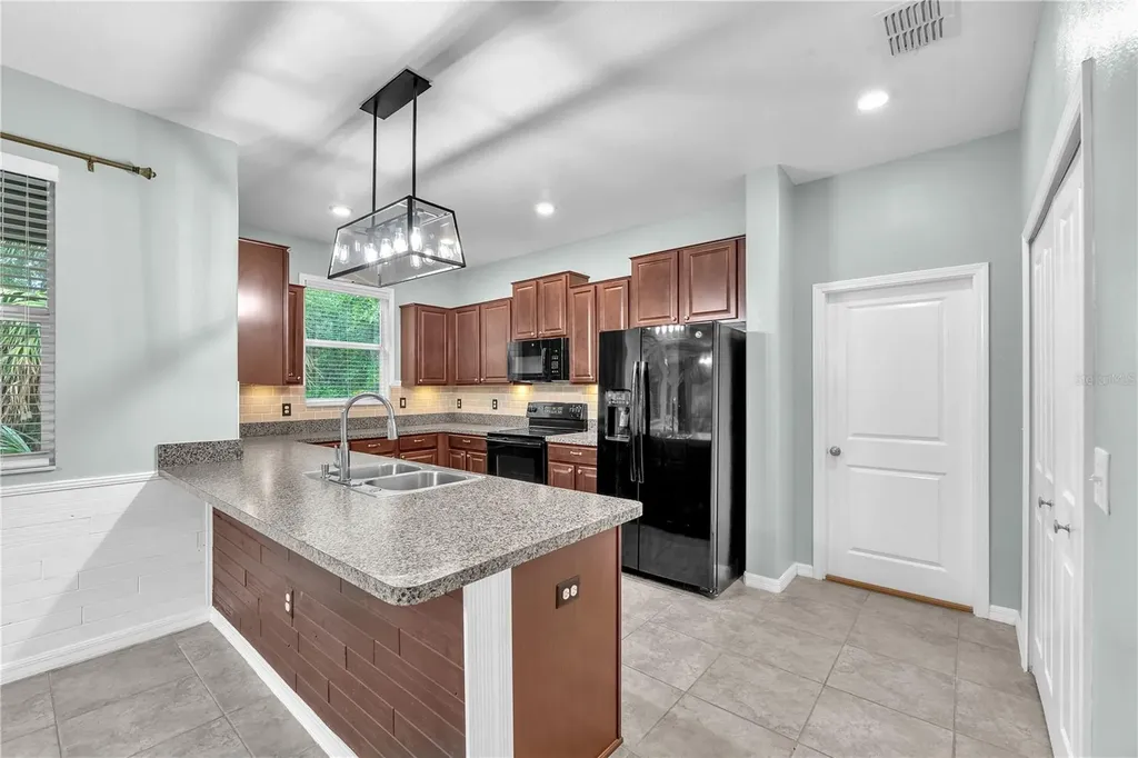 10537 Lake Montauk Drive Riverview FL 33578