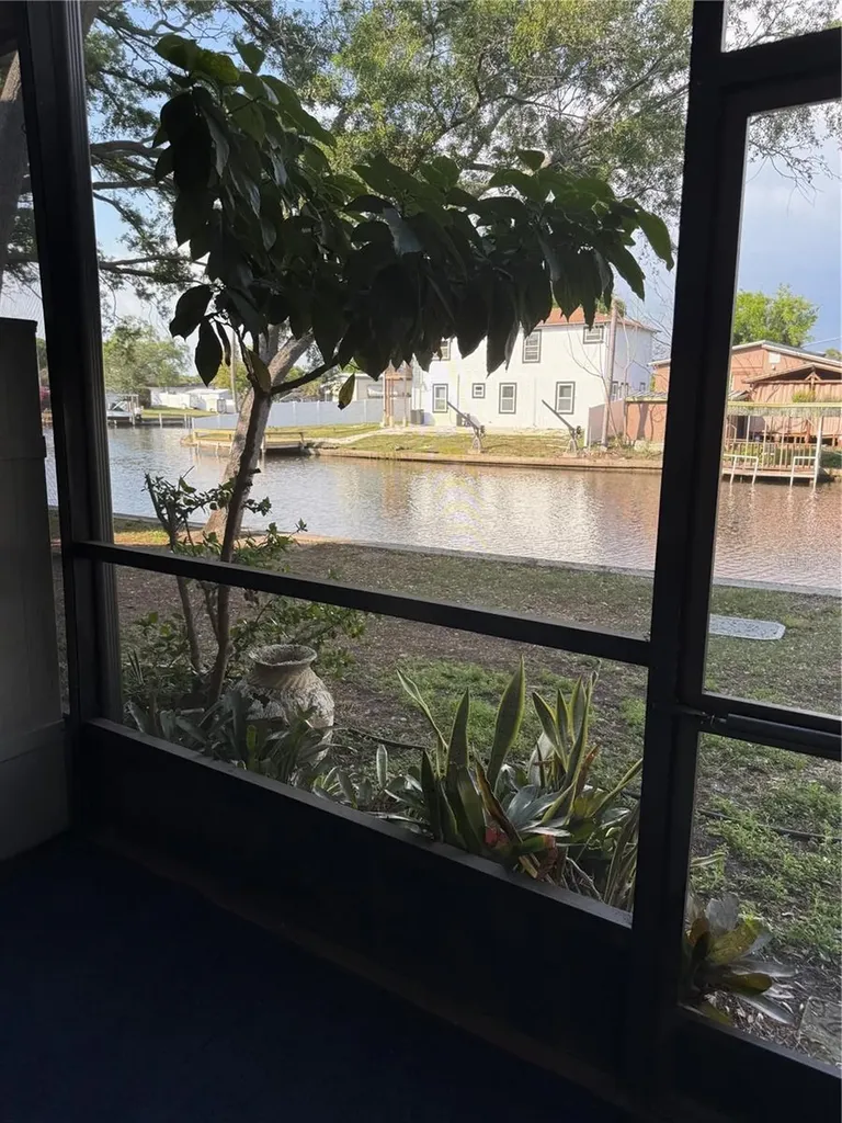 9209 Tudor Drive Tampa FL 33615