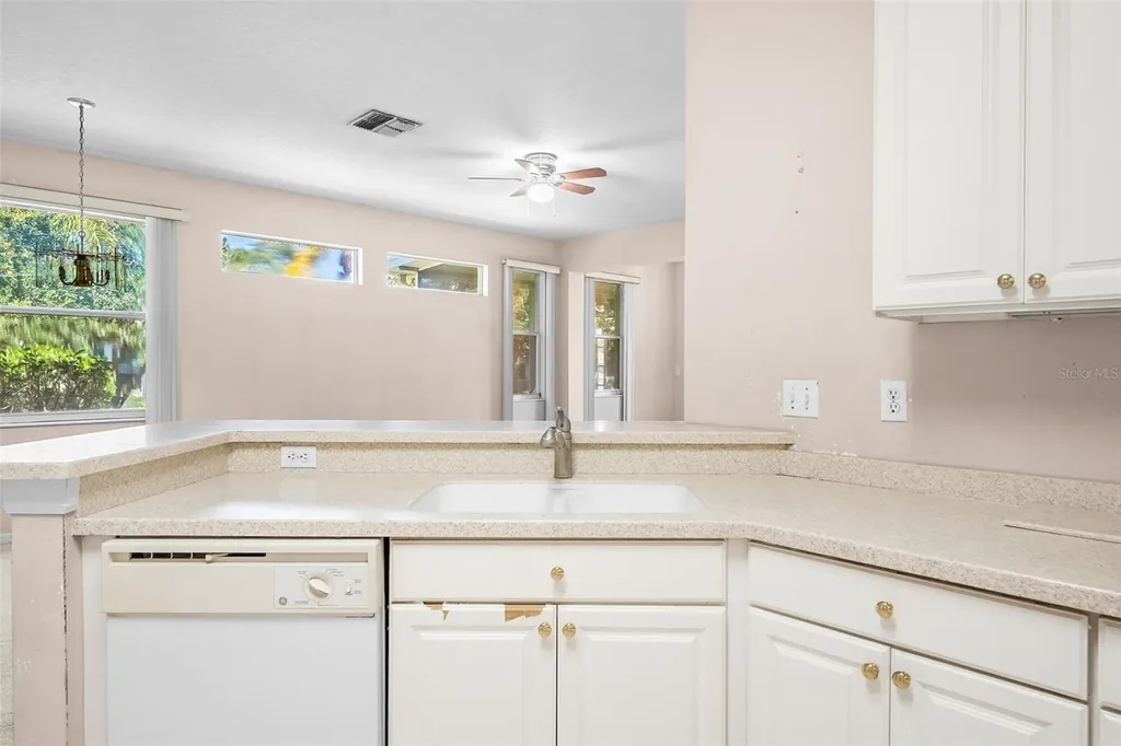 1204 Huntington Greens Drive Sun City Center FL 33573