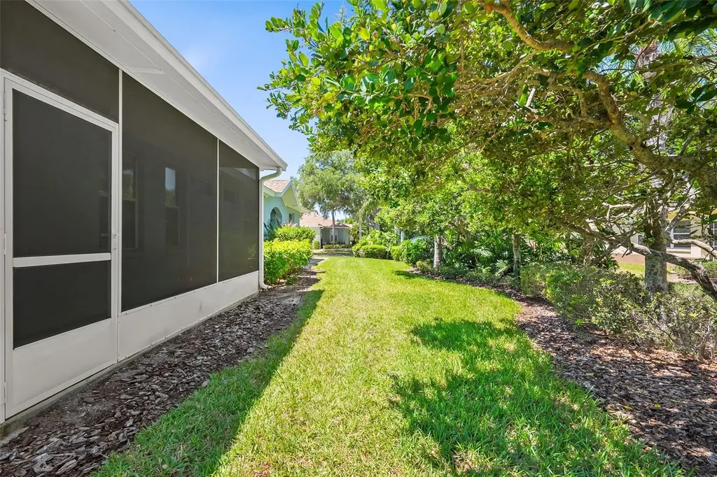 1204 Huntington Greens Drive Sun City Center FL 33573