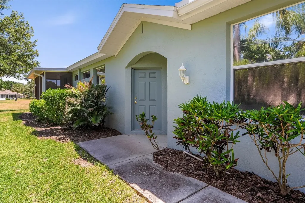 1204 Huntington Greens Drive Sun City Center FL 33573