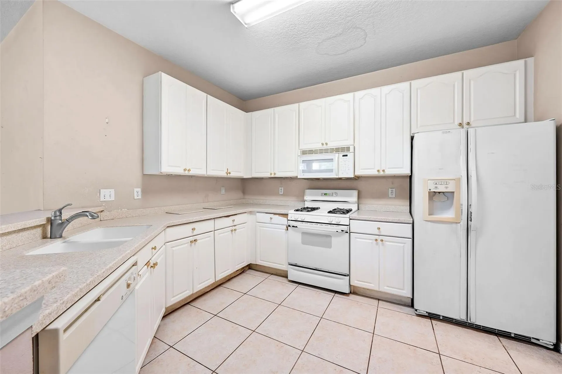 1204 Huntington Greens Drive Sun City Center FL 33573