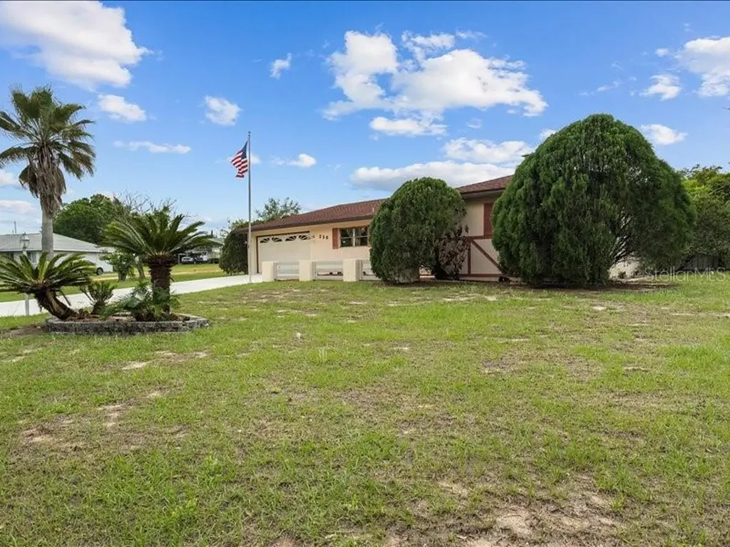230 S Lake Starr Boulevard Lake Wales FL 33898