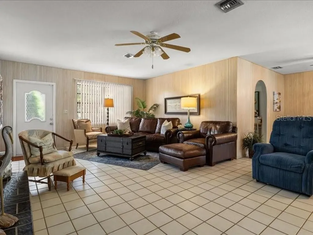 230 S Lake Starr Boulevard Lake Wales FL 33898