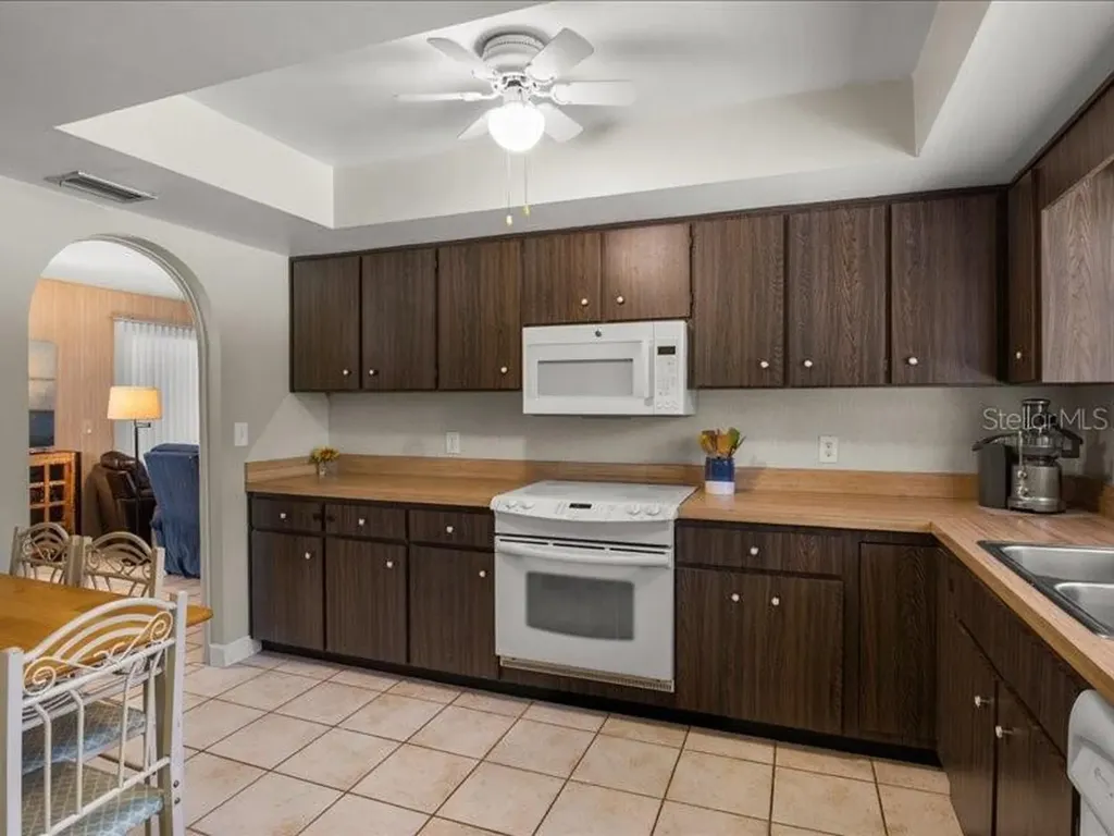 230 S Lake Starr Boulevard Lake Wales FL 33898