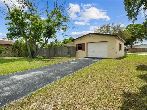 230 S Lake Starr Boulevard Lake Wales FL 33898