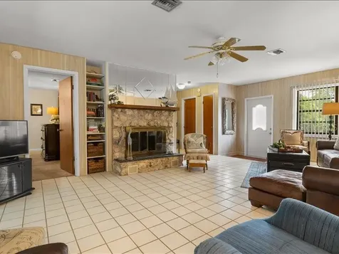 230 S Lake Starr Boulevard Lake Wales FL 33898