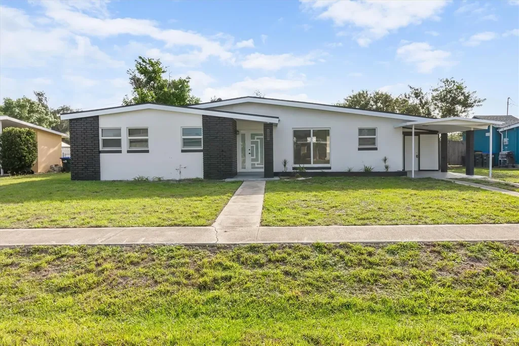 6230 Freemont Street North Port FL 34287