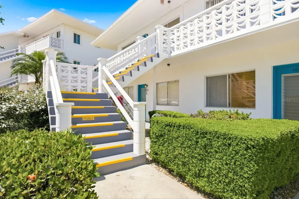 8220 112th Street Seminole FL 33772