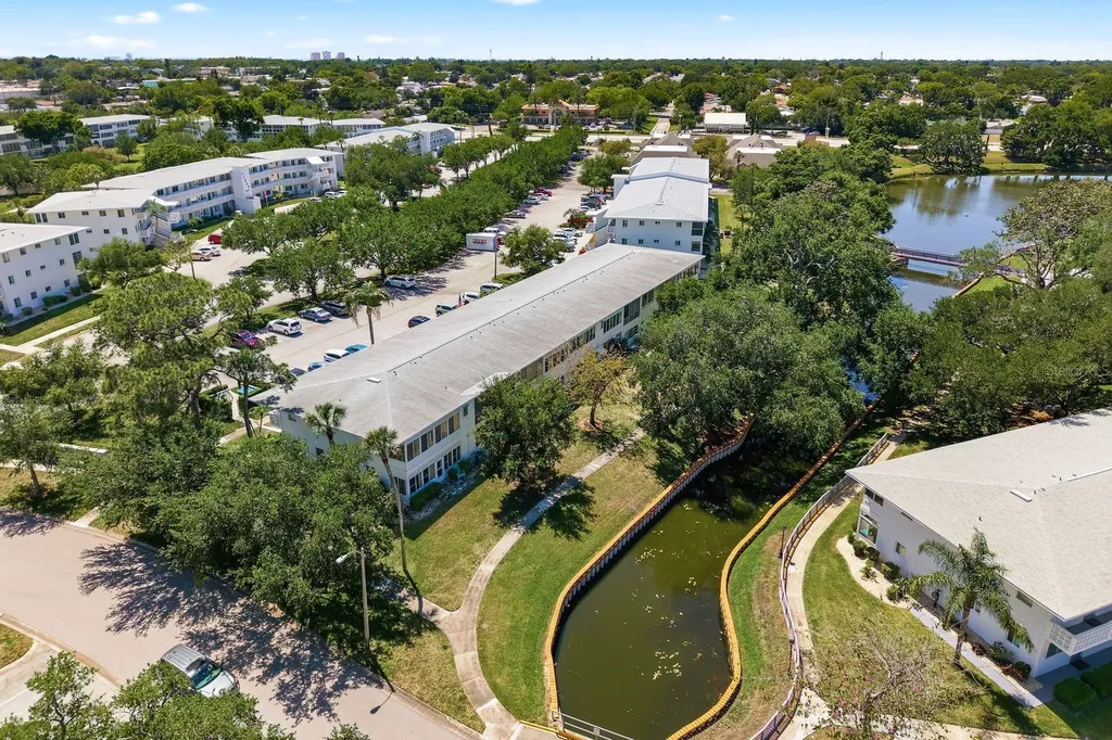 8220 112th Street Seminole FL 33772