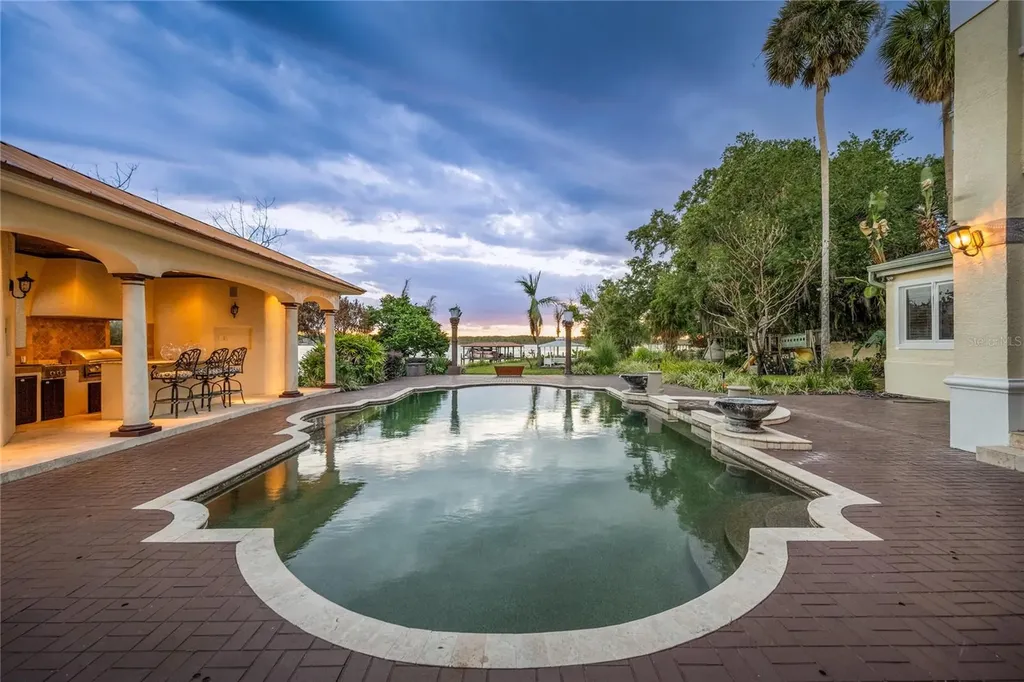 8866 Darlene Drive Orlando FL 32836