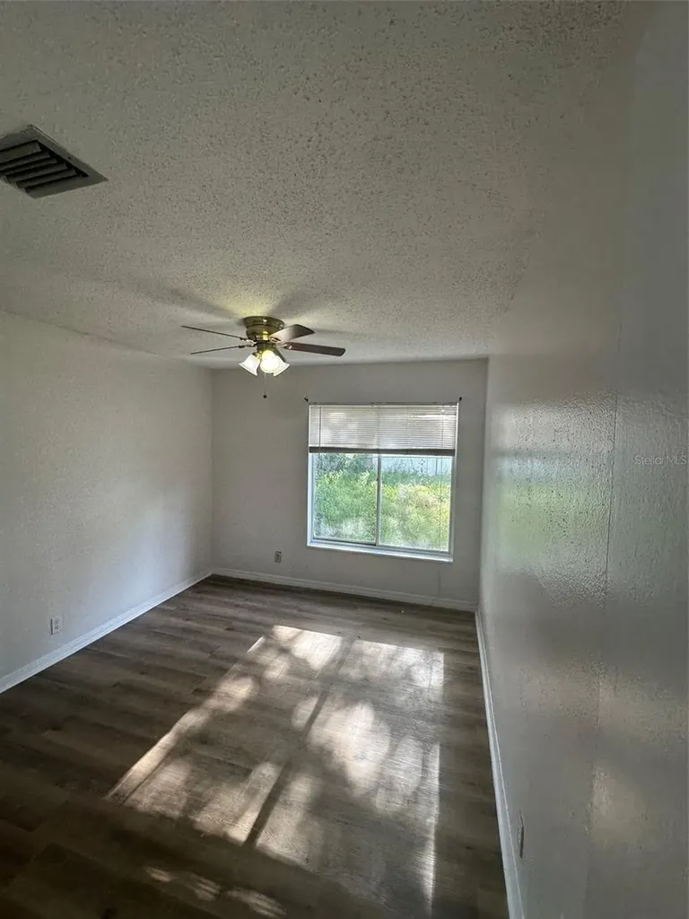 828 E Flag Lane Kissimmee FL 34759