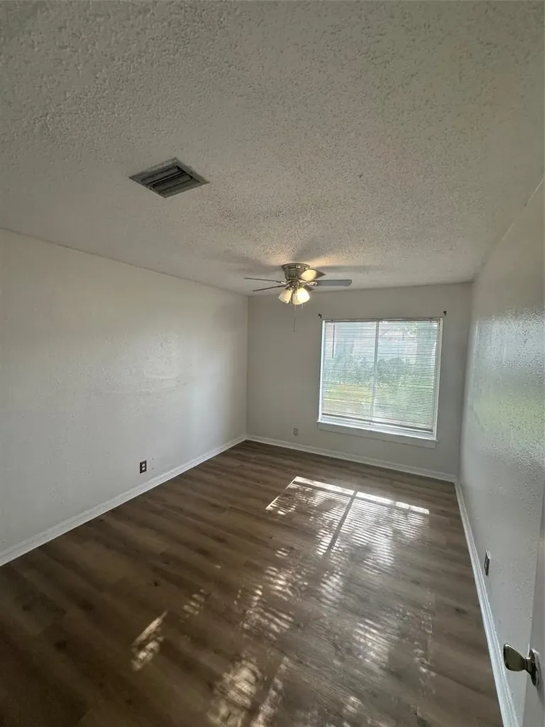 828 E Flag Lane Kissimmee FL 34759