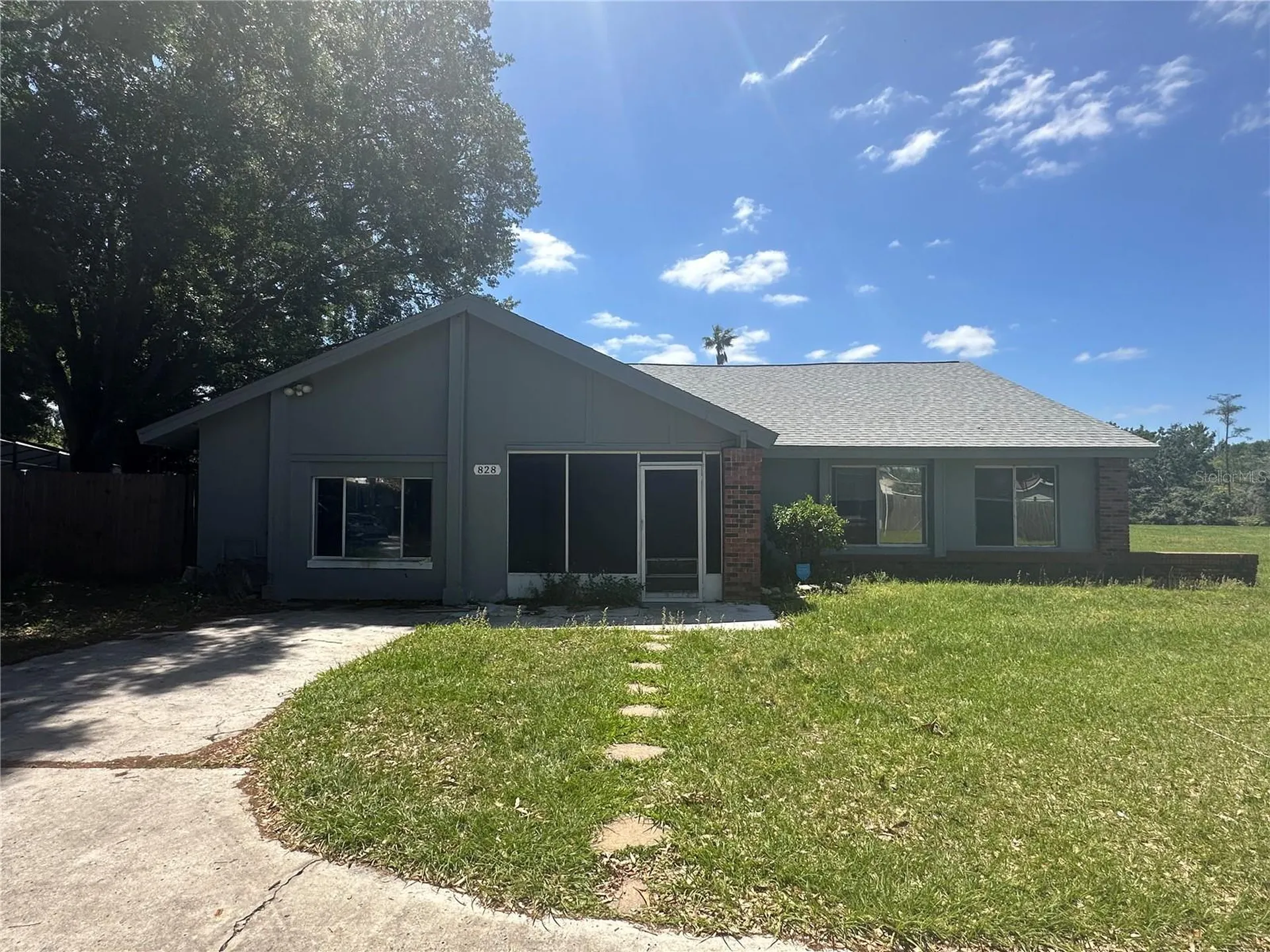 828 E Flag Lane Kissimmee FL 34759