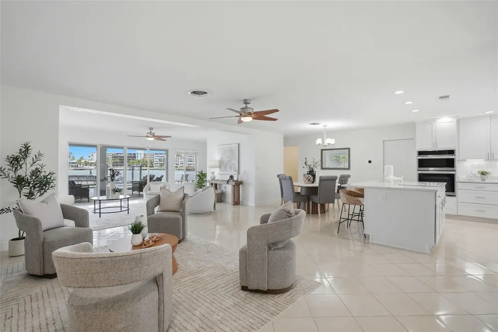 7172 S Shore Drive S St Petersburg FL 33707