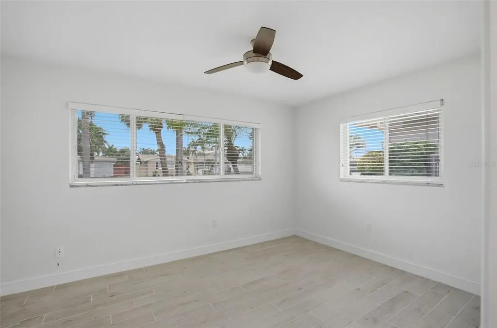 7172 S Shore Drive S St Petersburg FL 33707