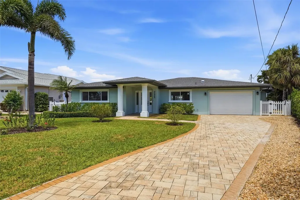 7172 S Shore Drive S St Petersburg FL 33707