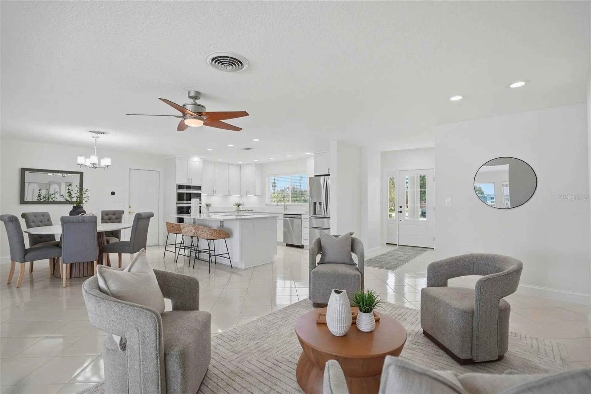 7172 S Shore Drive S St Petersburg FL 33707