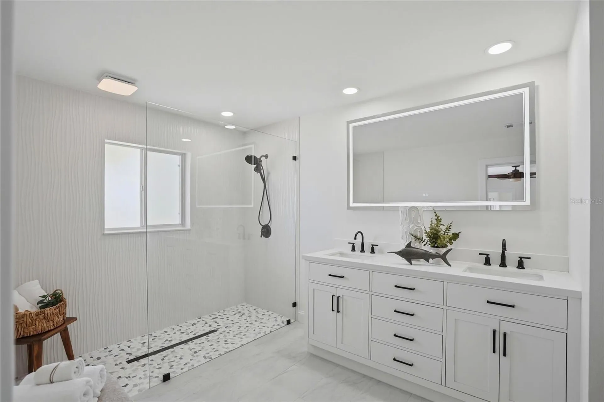 7172 S Shore Drive S St Petersburg FL 33707