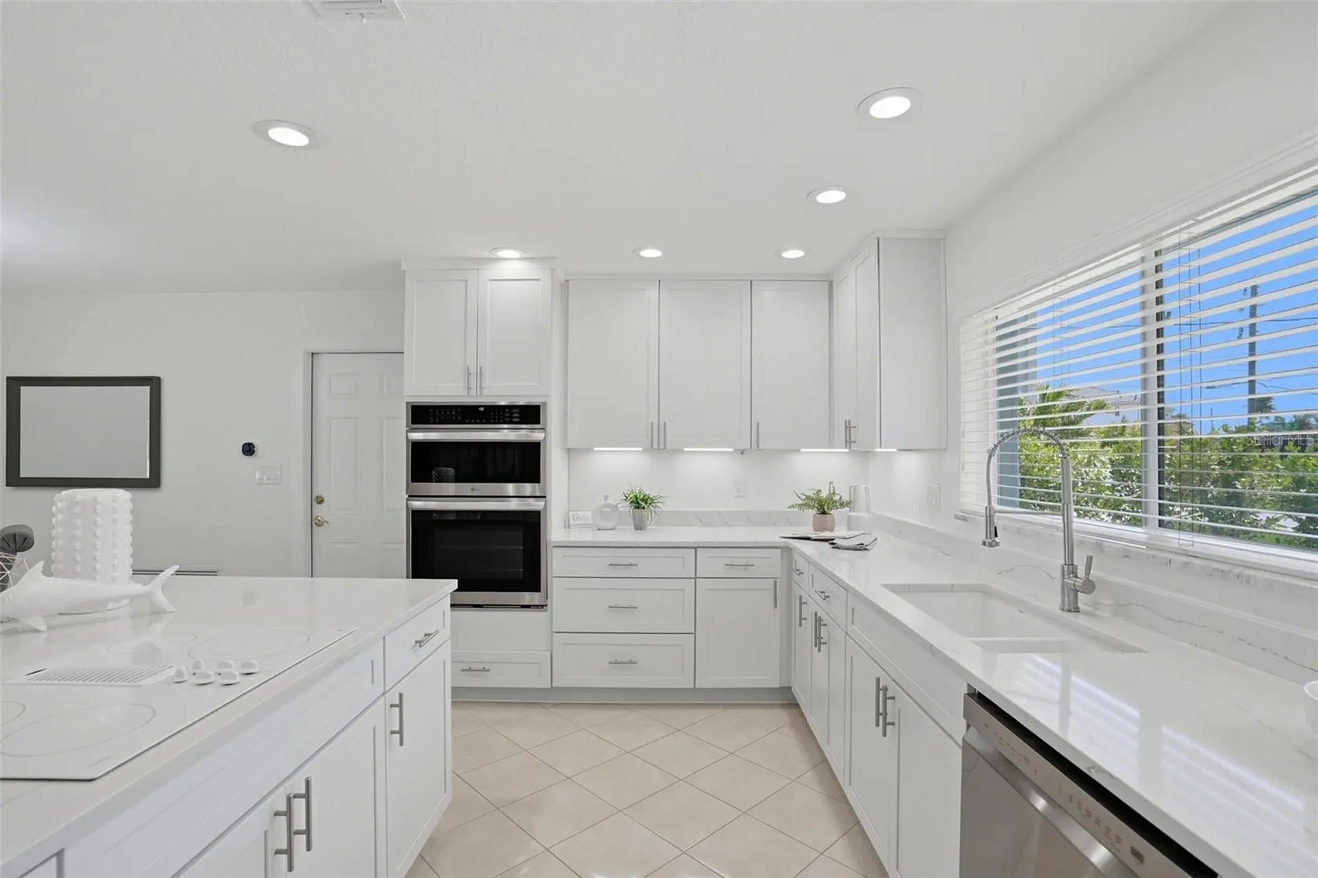 7172 S Shore Drive S St Petersburg FL 33707