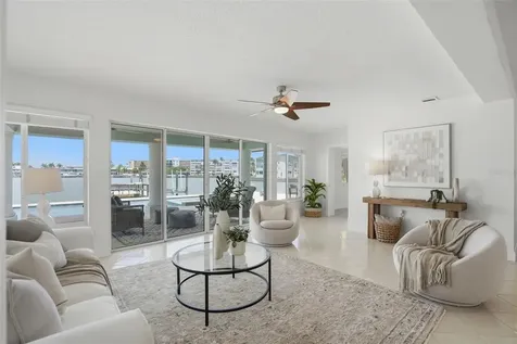 7172 S Shore Drive S St Petersburg FL 33707