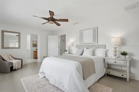 7172 S Shore Drive S St Petersburg FL 33707