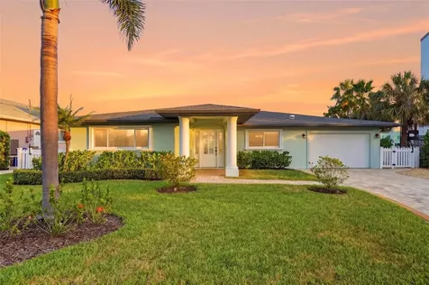 7172 S Shore Drive S St Petersburg FL 33707