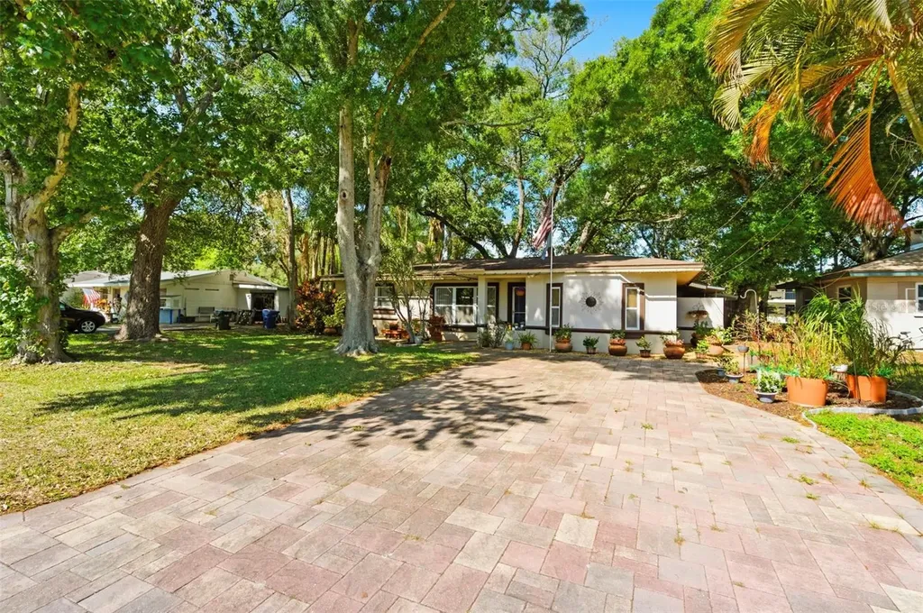 194 21st Terrace SE Largo FL 33771