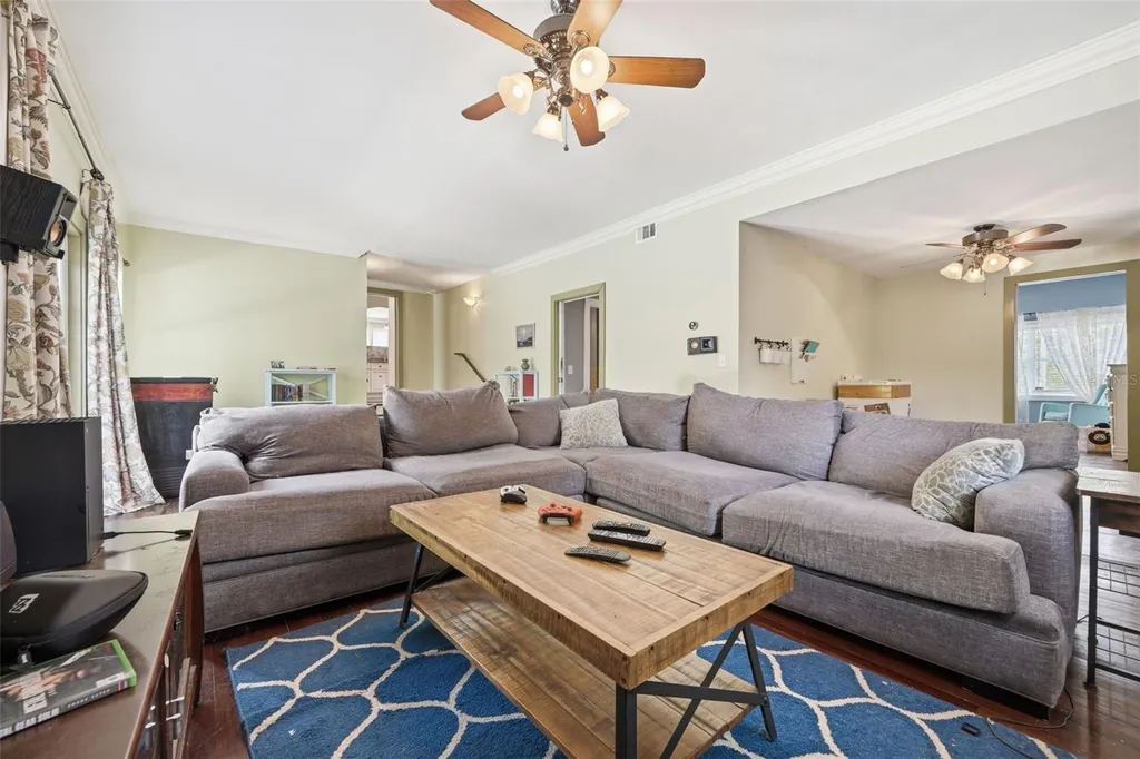 812 Sanford Avenue Sanford FL 32771