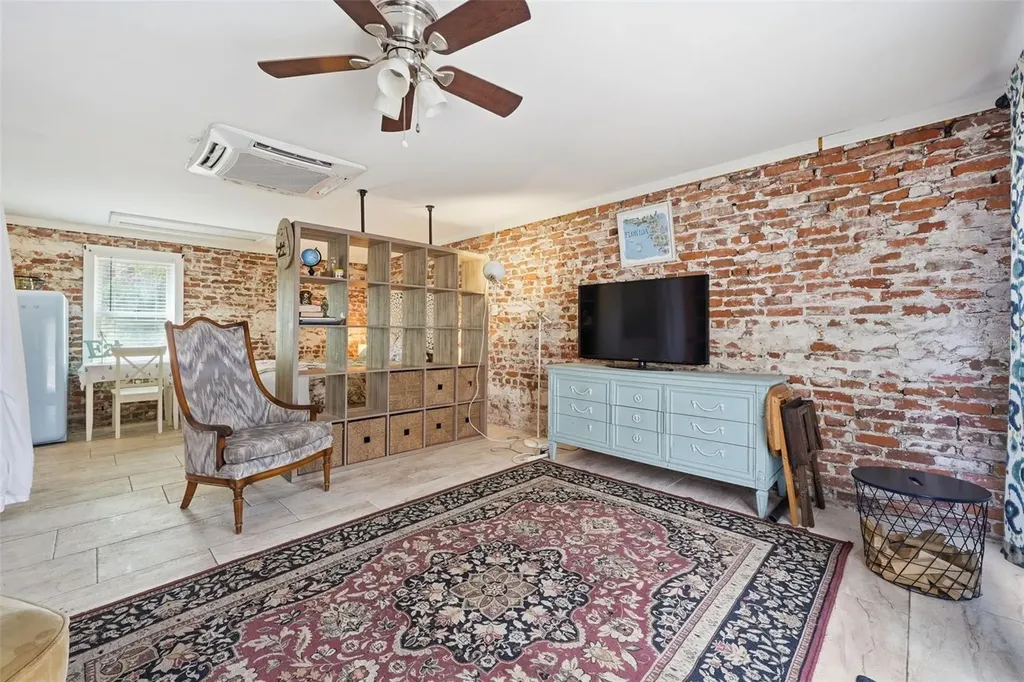 812 Sanford Avenue Sanford FL 32771