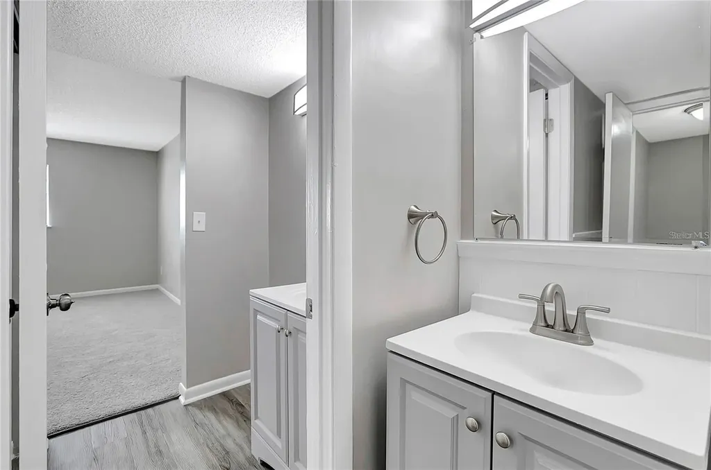 709 Russell Lane Brandon FL 33510