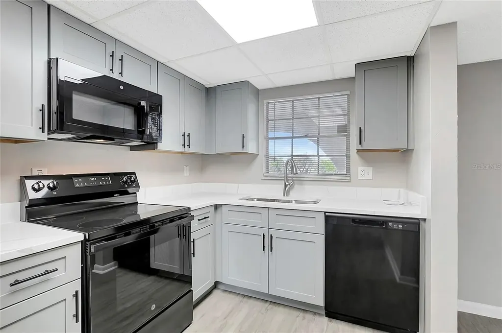 709 Russell Lane Brandon FL 33510