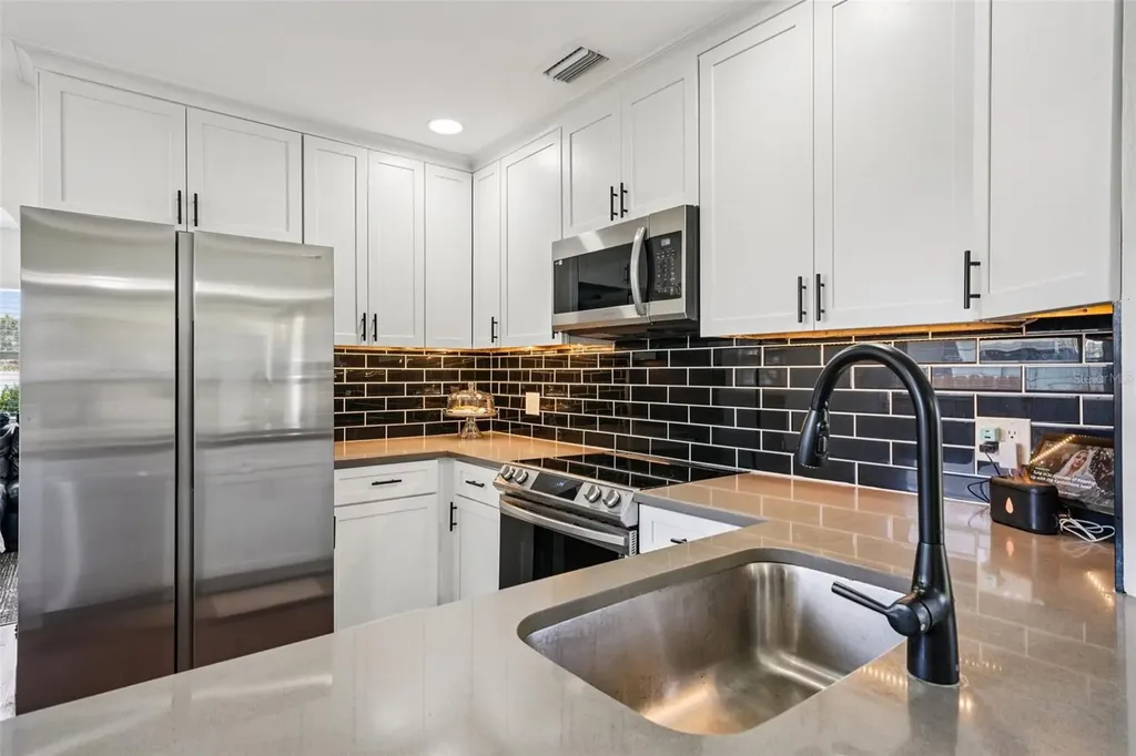6527 3rd Avenue S St Petersburg FL 33707
