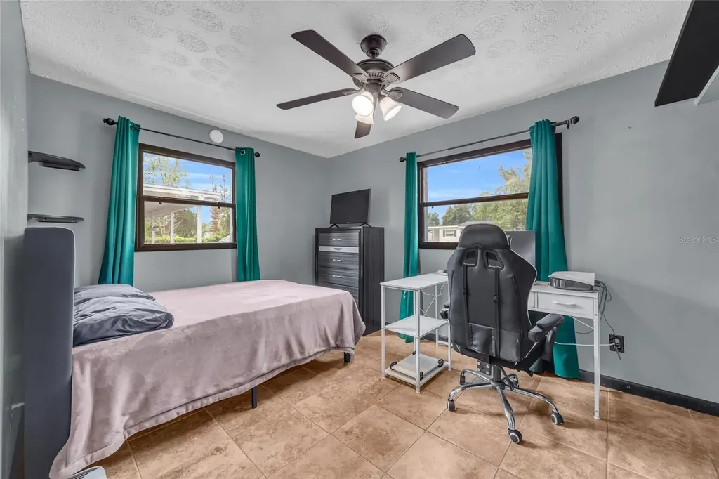 890 Golden Isle Drive Mount Dora FL 32757