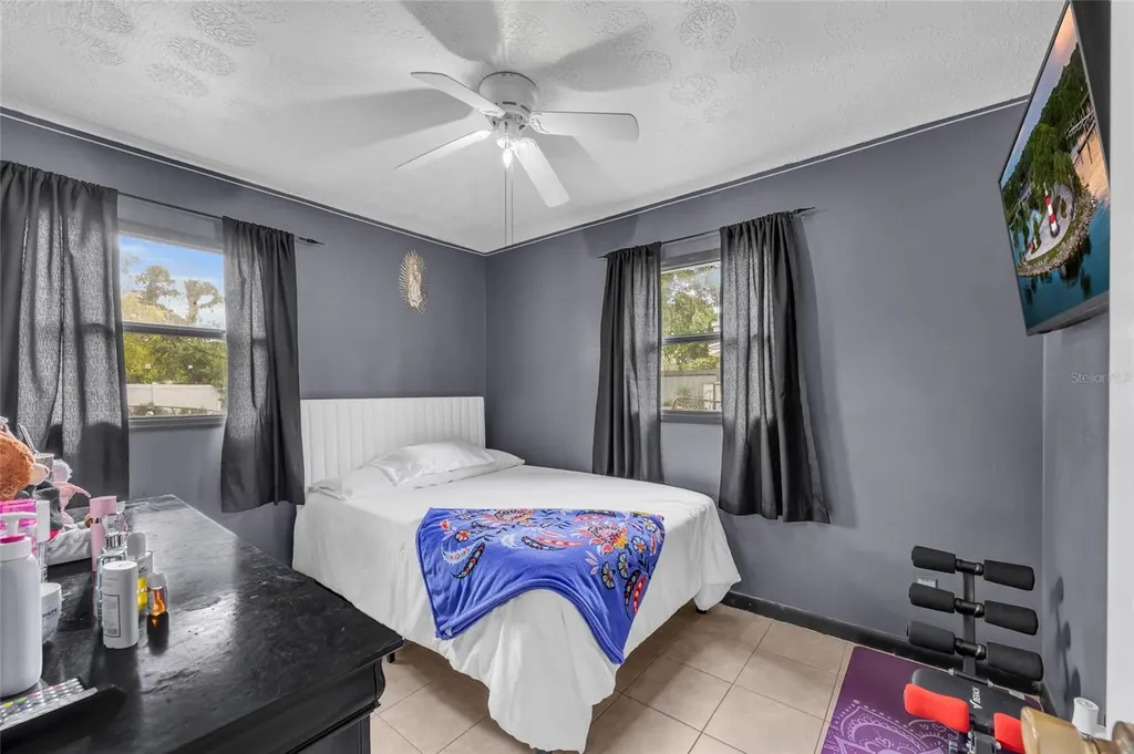 890 Golden Isle Drive Mount Dora FL 32757