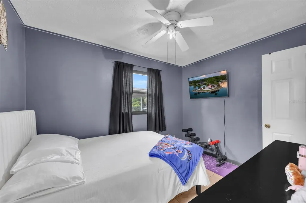 890 Golden Isle Drive Mount Dora FL 32757