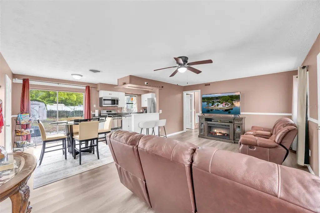 890 Golden Isle Drive Mount Dora FL 32757
