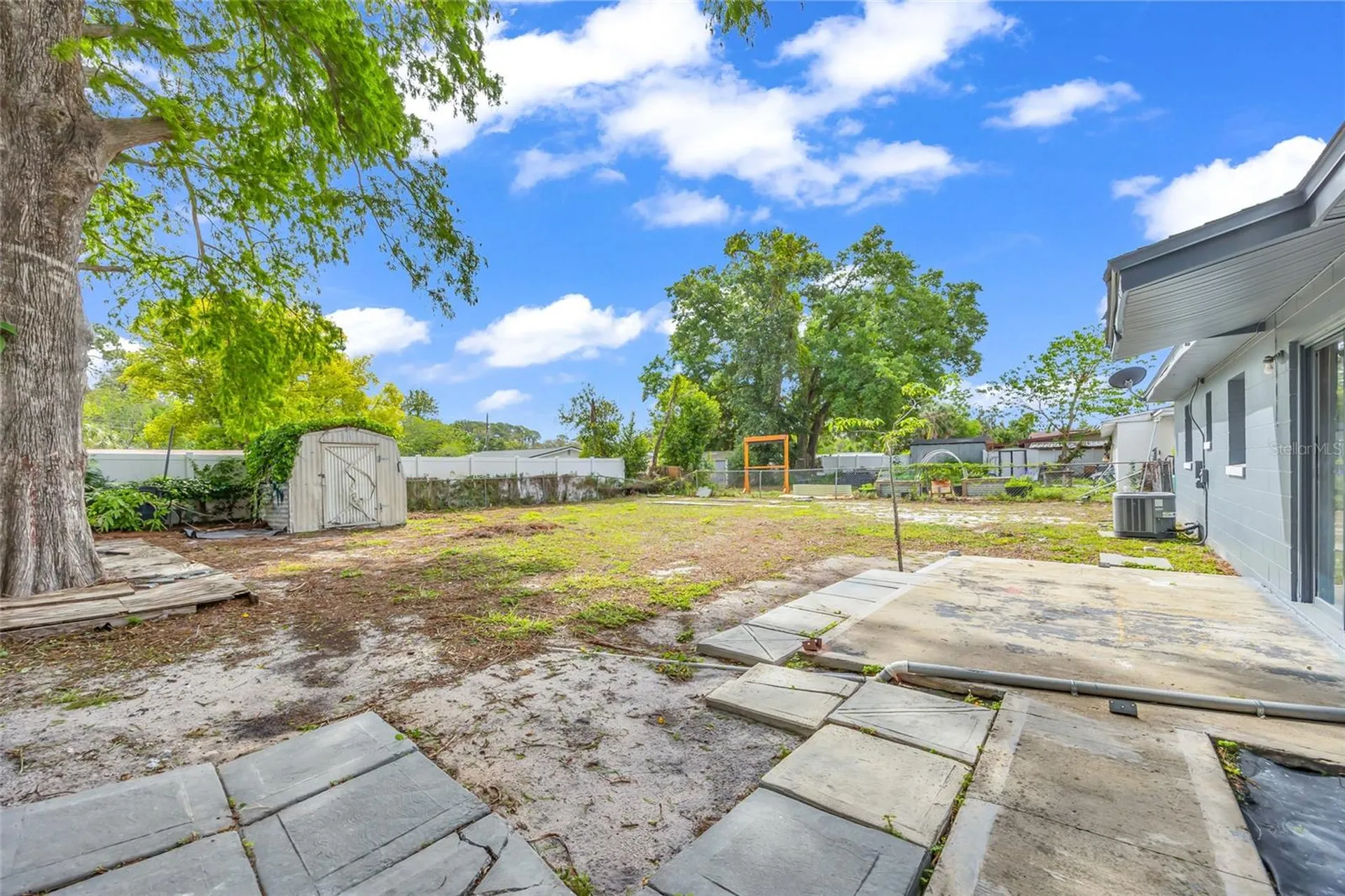 890 Golden Isle Drive Mount Dora FL 32757