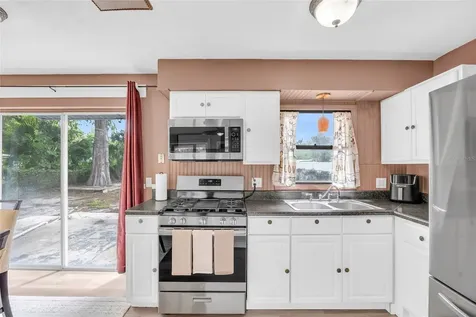 890 Golden Isle Drive Mount Dora FL 32757