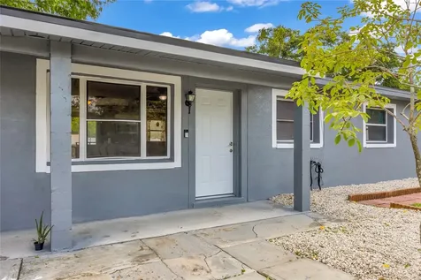 890 Golden Isle Drive Mount Dora FL 32757